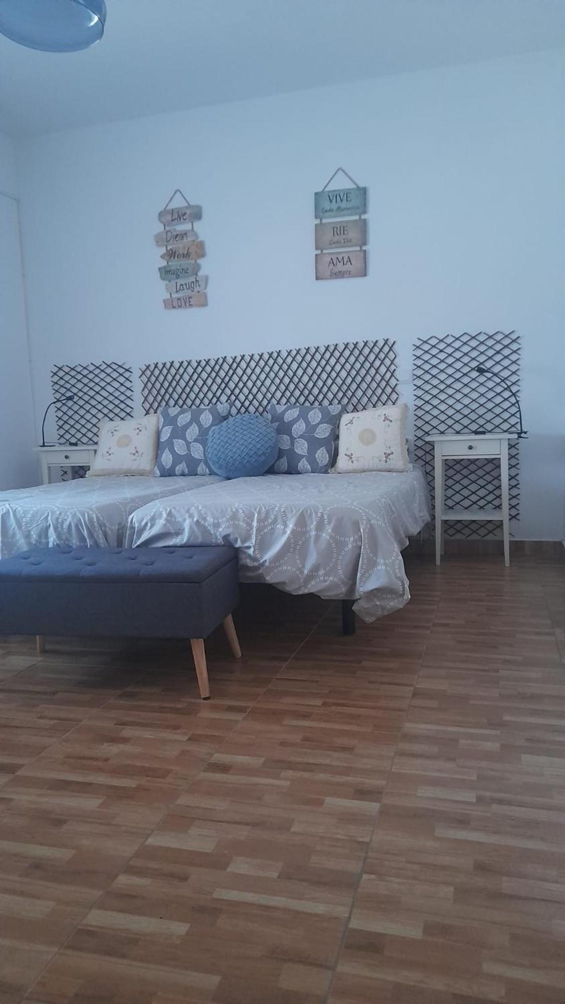 Sol Y Luna "Desayuno Incluido" Manzaneque Kültér fotó